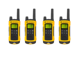 Paire de talkies walkies Motorola® T92 H2O IP67 rechargeables - Portée 10 km - Livrée en mallette