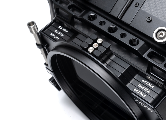 Tilta matte box clip on de côté zommé en location à Maximaloc