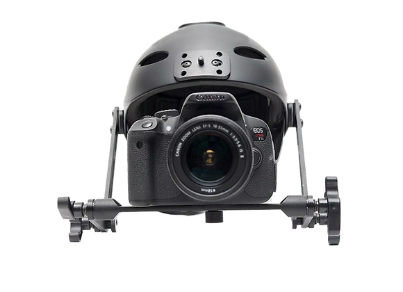 Casque POV avec appareil photo Canon DSLR en vue de face en location chez Maximaloc